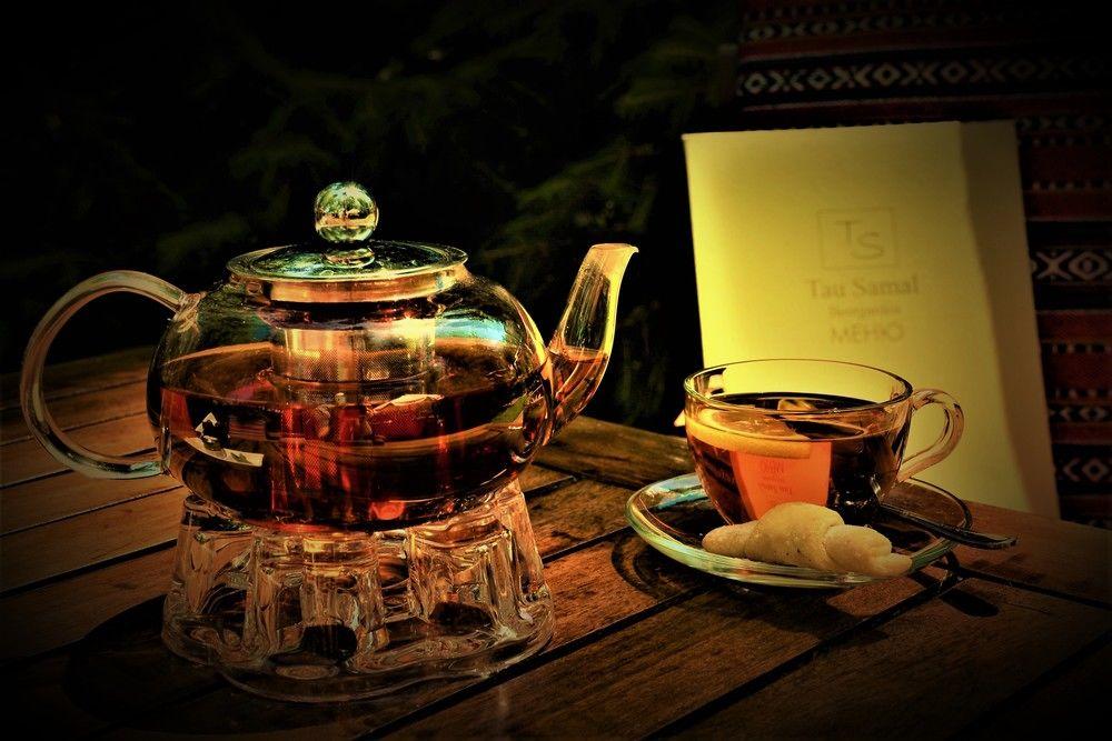 Rahat Palace Hotel Almaty Exterior foto A glass teapot