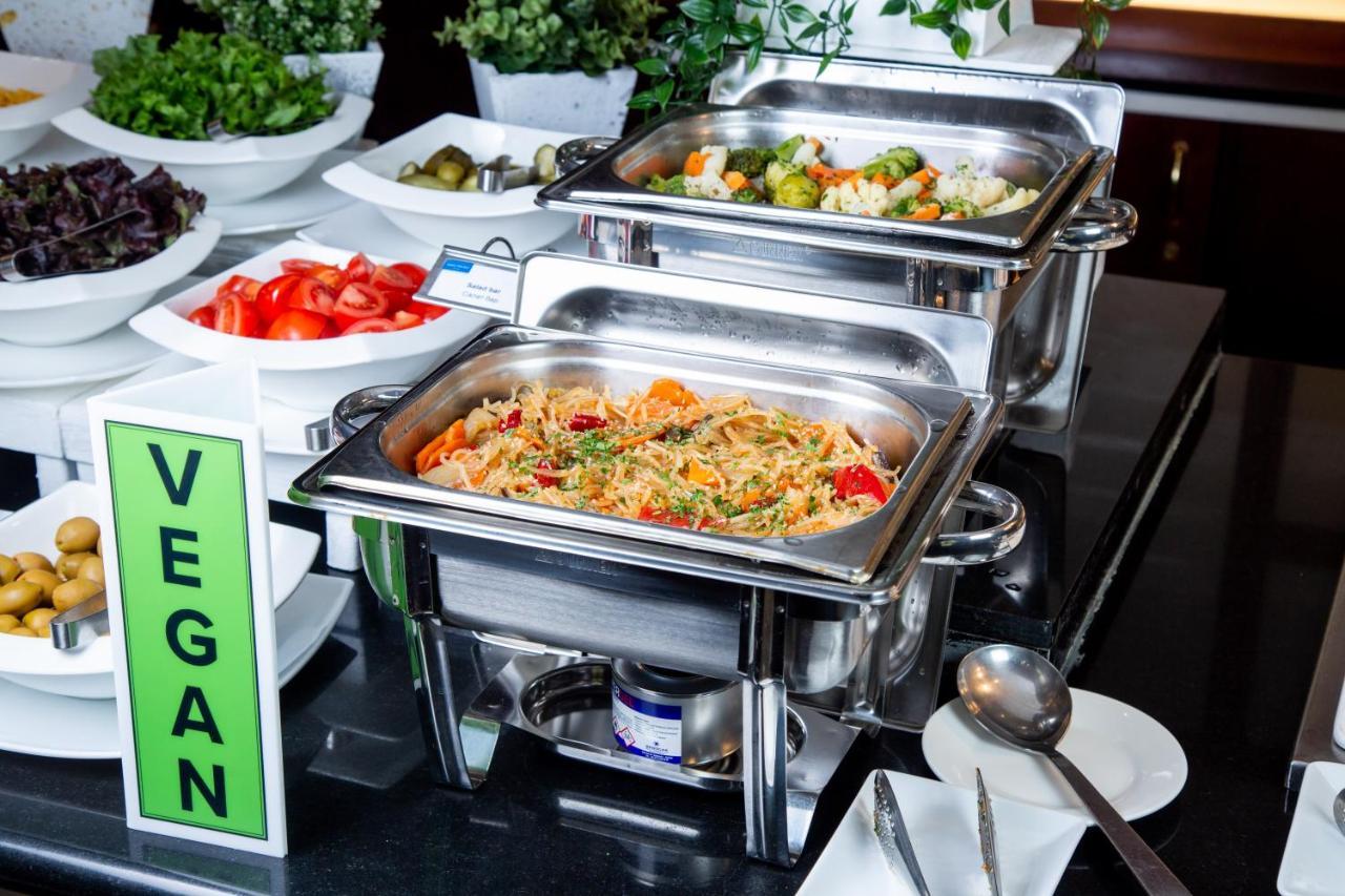 Rahat Palace Hotel Almaty Exterior foto Chafing dishes