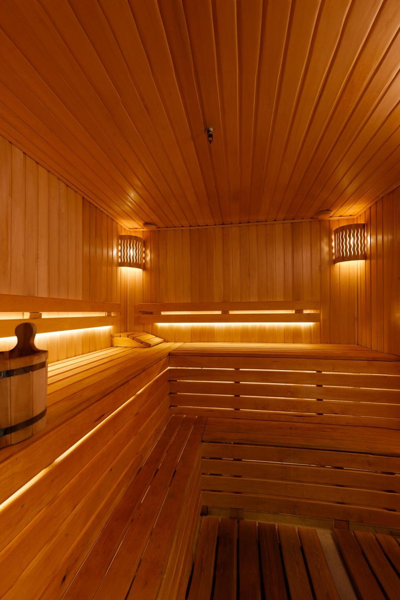 Rahat Palace Hotel Almaty Exterior foto A Finnish sauna
